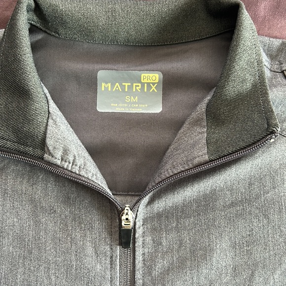 Matrix PRO gray scrub jacket🩶🩶🩶 - Picture 4 of 5